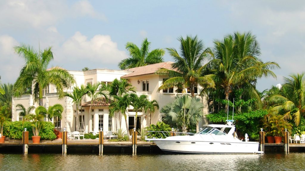 luxury real estate agents