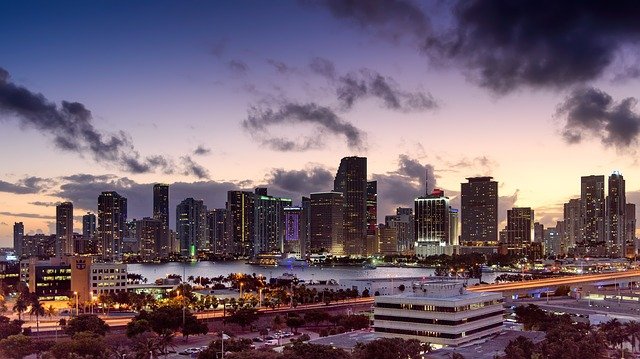 Sunset at Miami, Florida, symbolizing an efficient guide to buy a house in Florida from out of state.