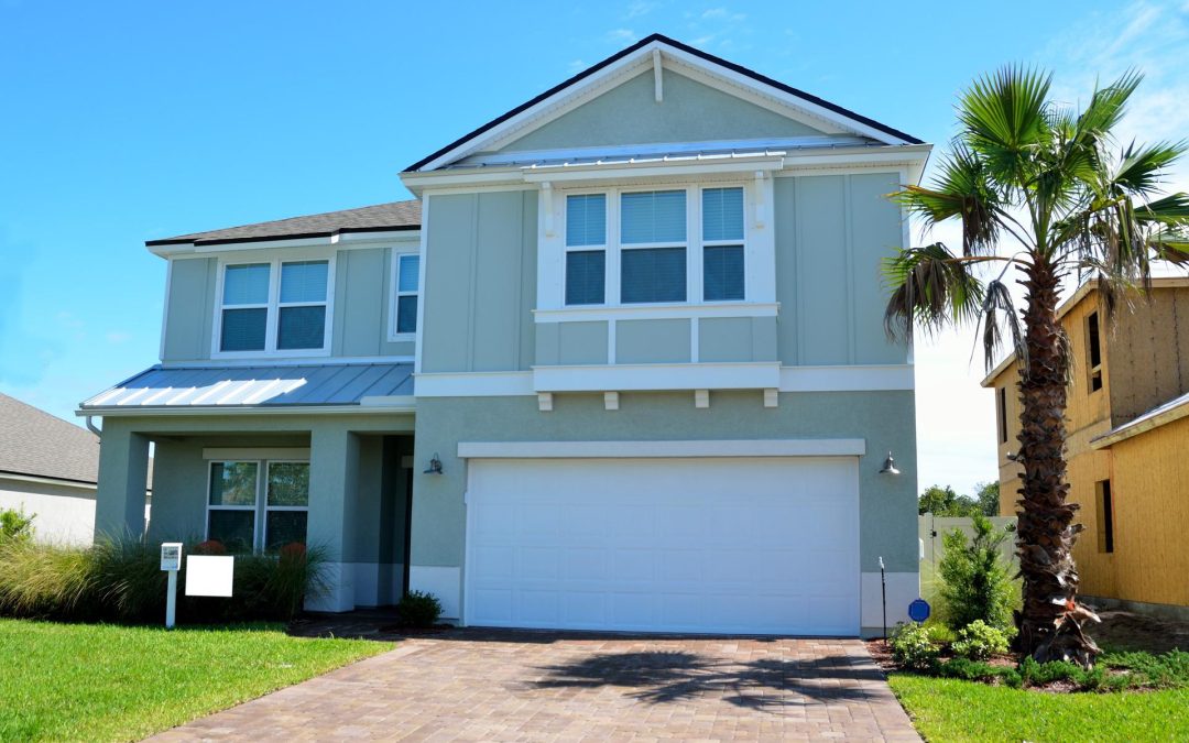 How many 3 bedroom homes are on the market in Sarasota?